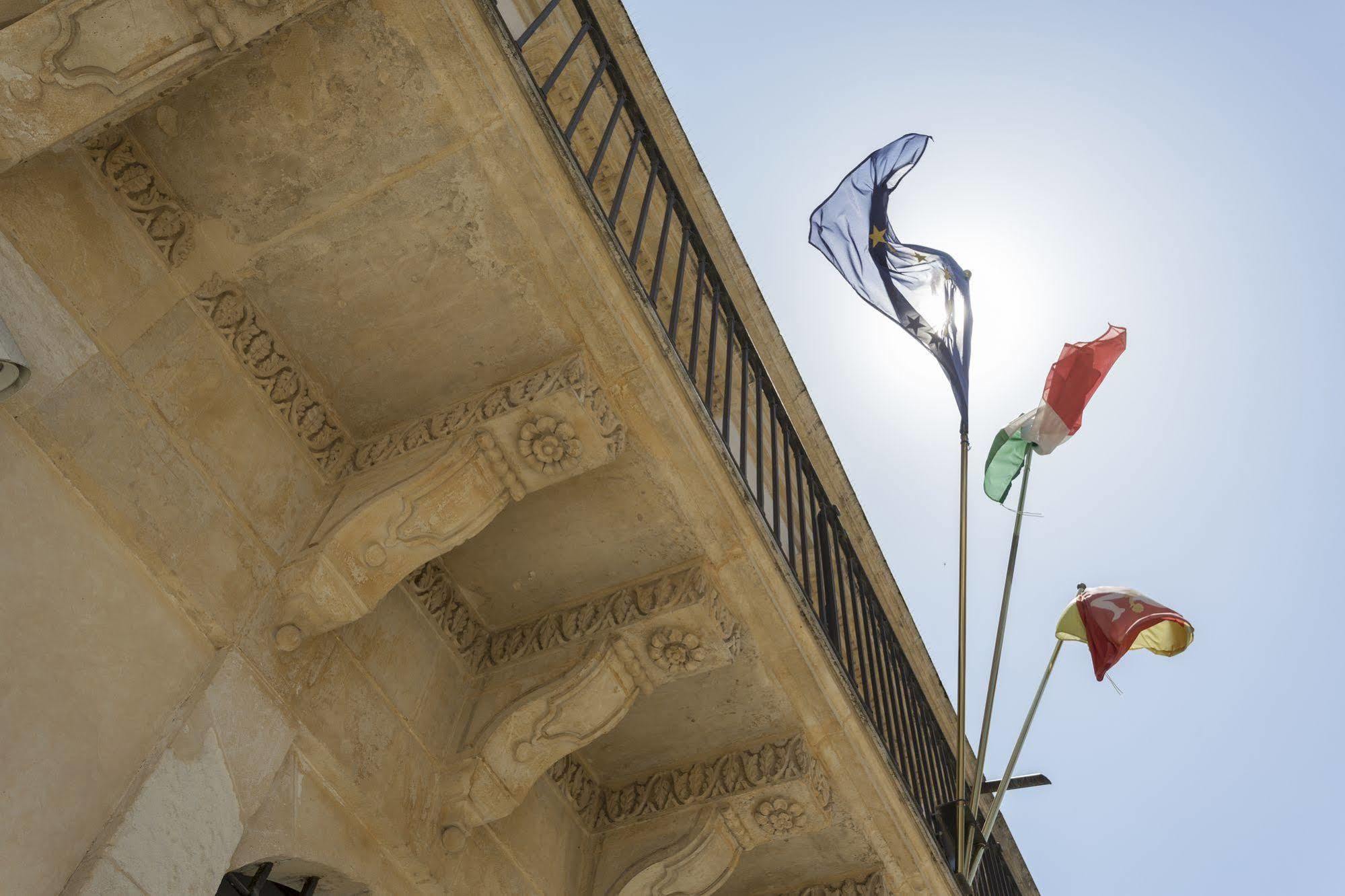 Hotel Novecento Scicli Exterior photo