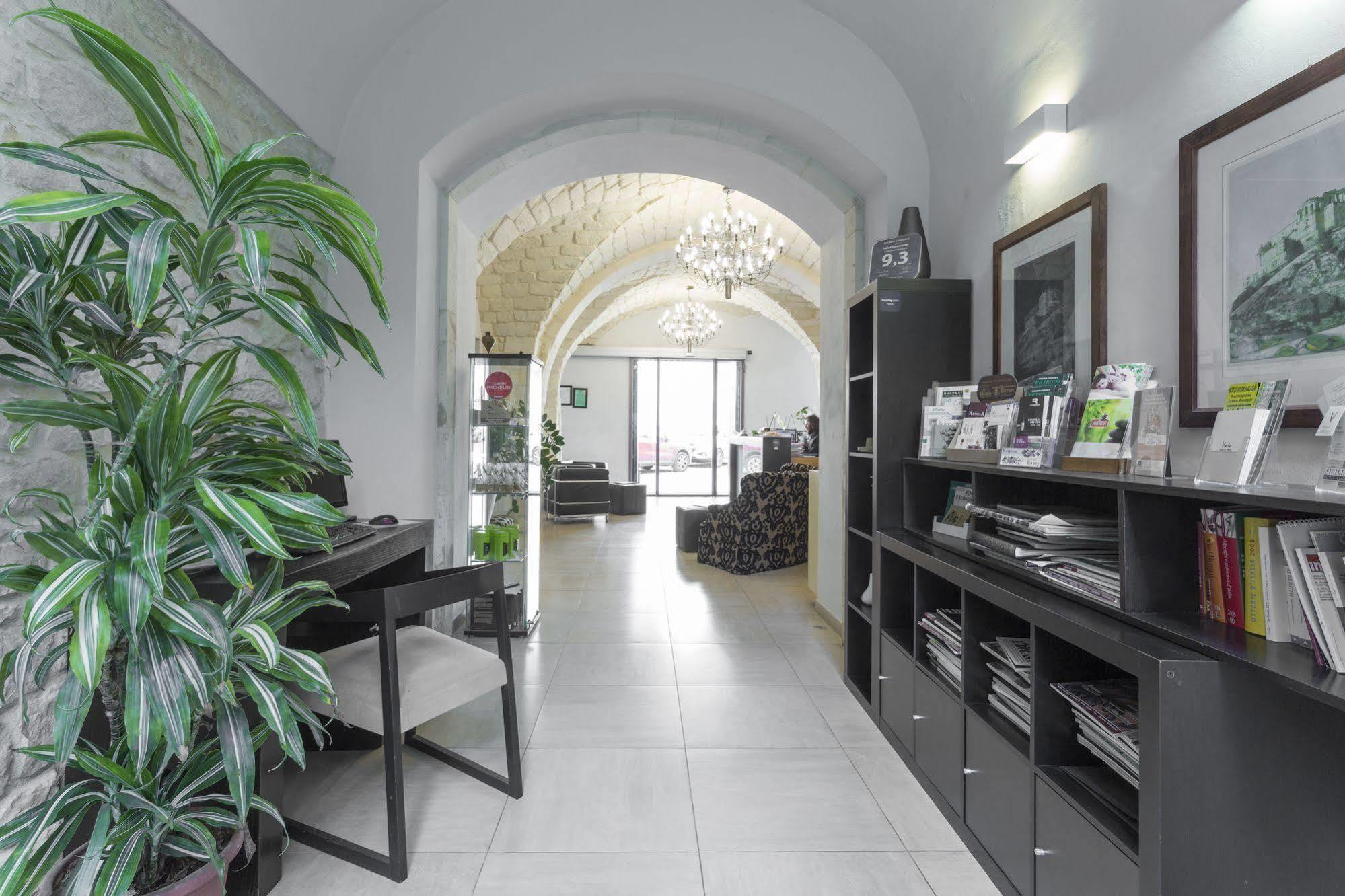 Hotel Novecento Scicli Exterior photo